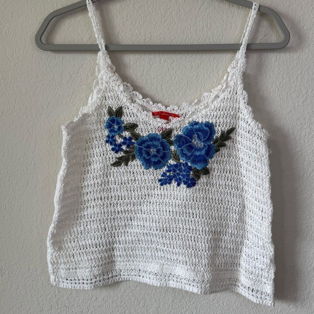 Chelsea & Violet White Crocheted Lace Boho Tank Top Embroidered Roses Sz M Y2K
